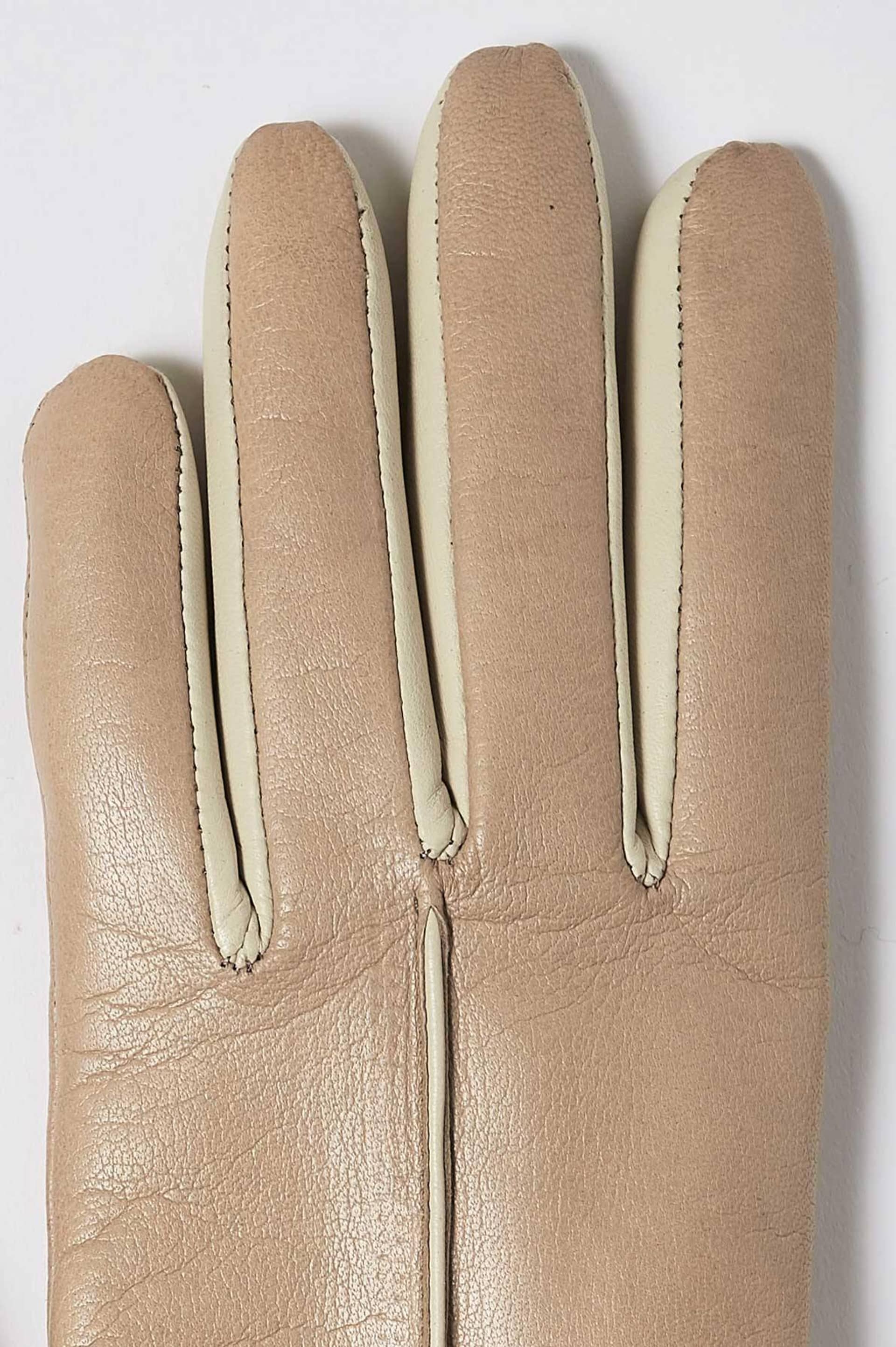 Statement Beige made by Handsome Stockholm