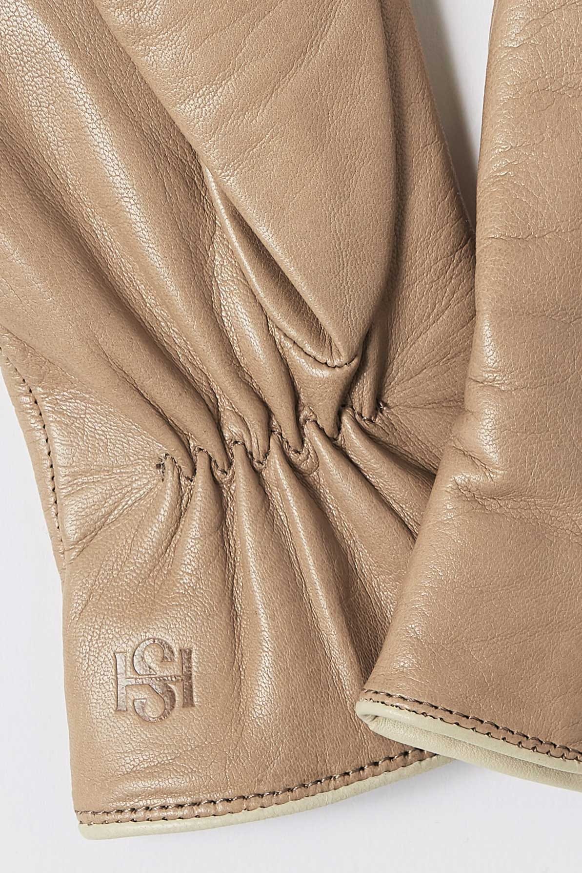 Statement Beige made by Handsome Stockholm