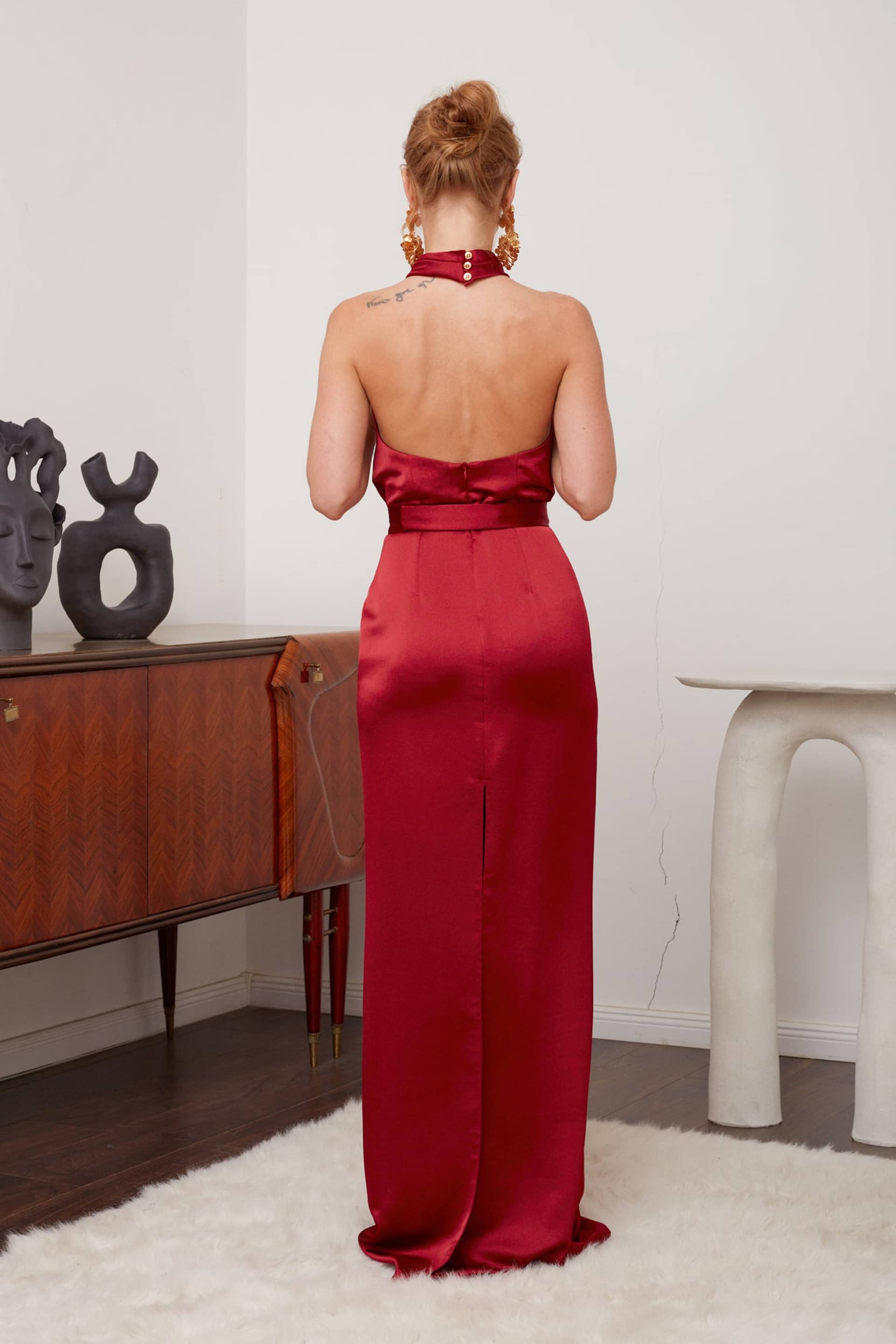 ALIUR deep red maxi evening dress with X neck made by UNDRESS