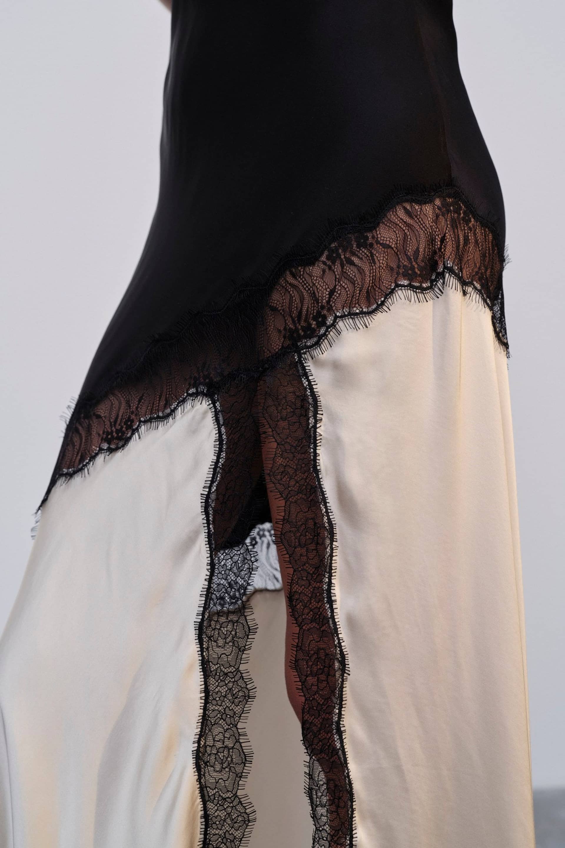 Nelly Dress - Creme / Black made by HERSKIND