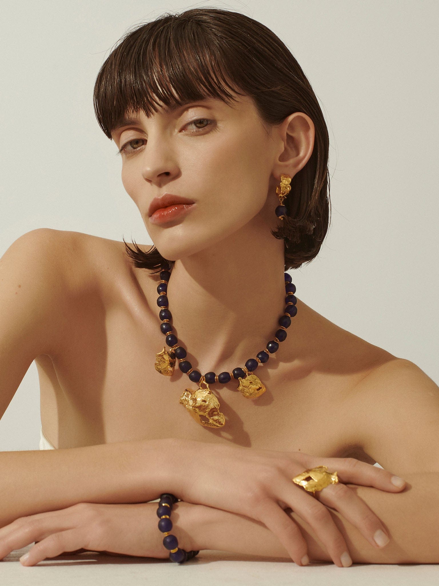 Vacation Deep Blue Necklace in Gold made by Eva Remenyi
