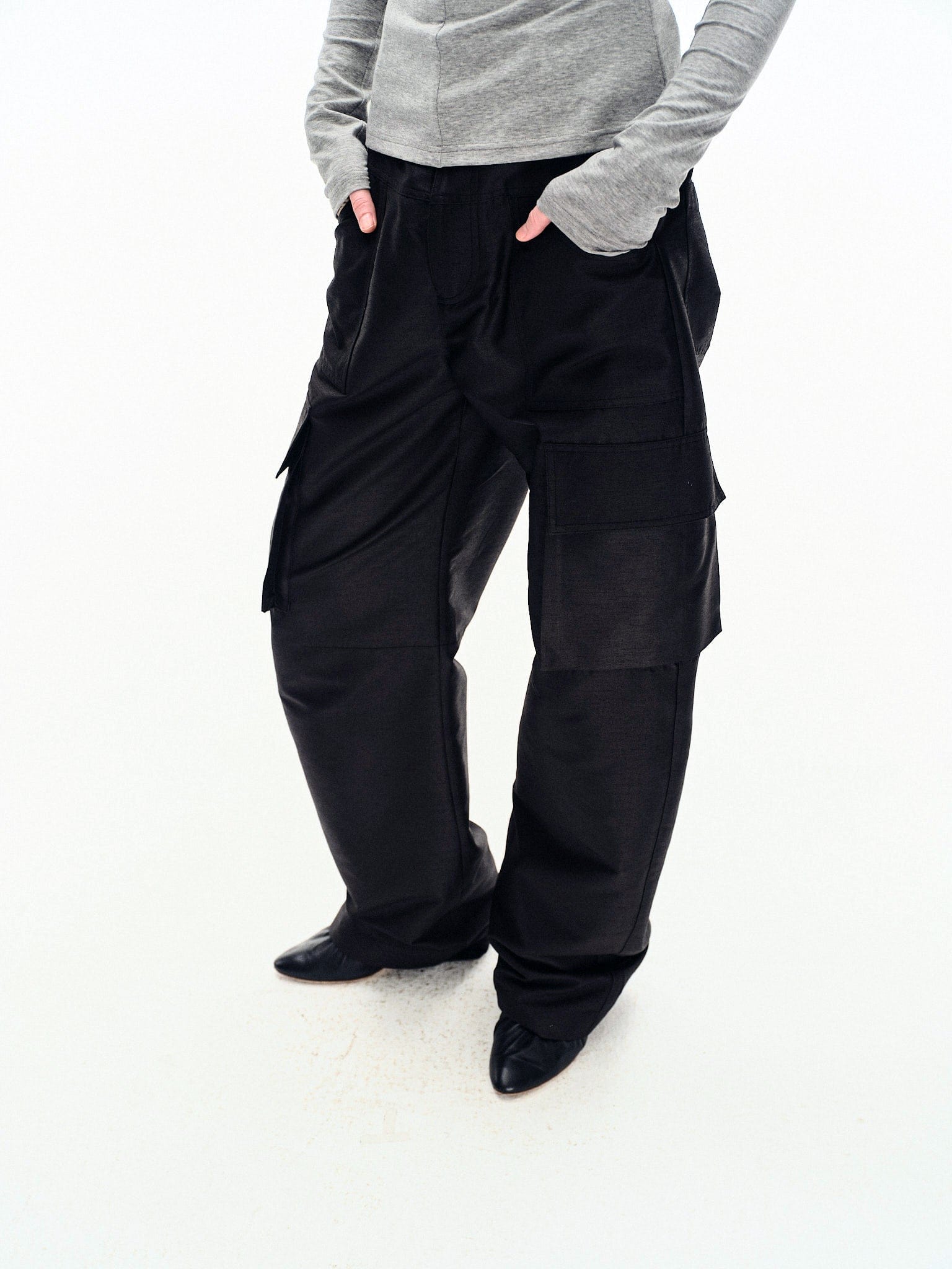 BLACK SATIN-FINISH CARGO TROUSERS made by YIBRI
