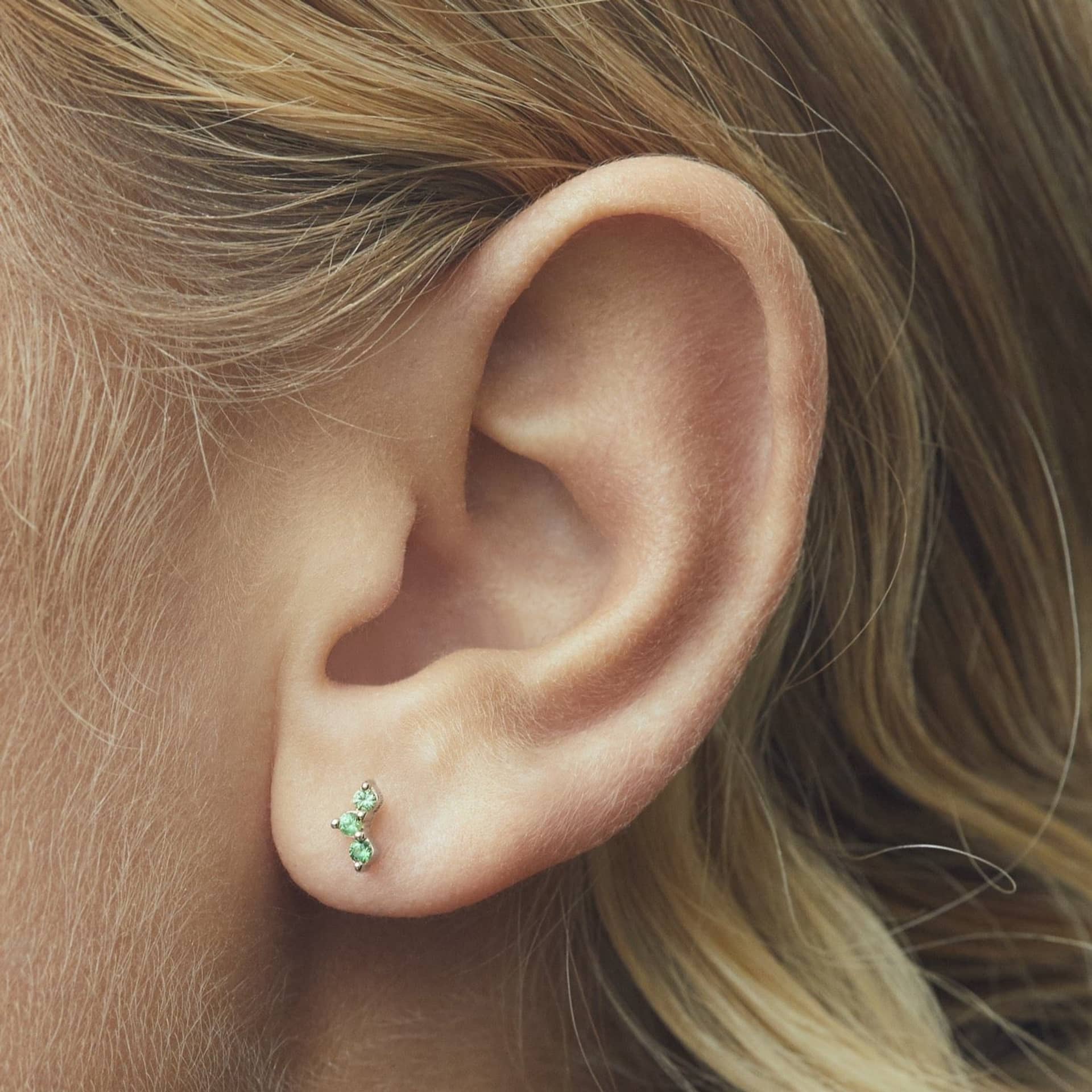 HONEY I'M HOME LABRET TSAVORITE & WHITE GOLD made by ENNUI