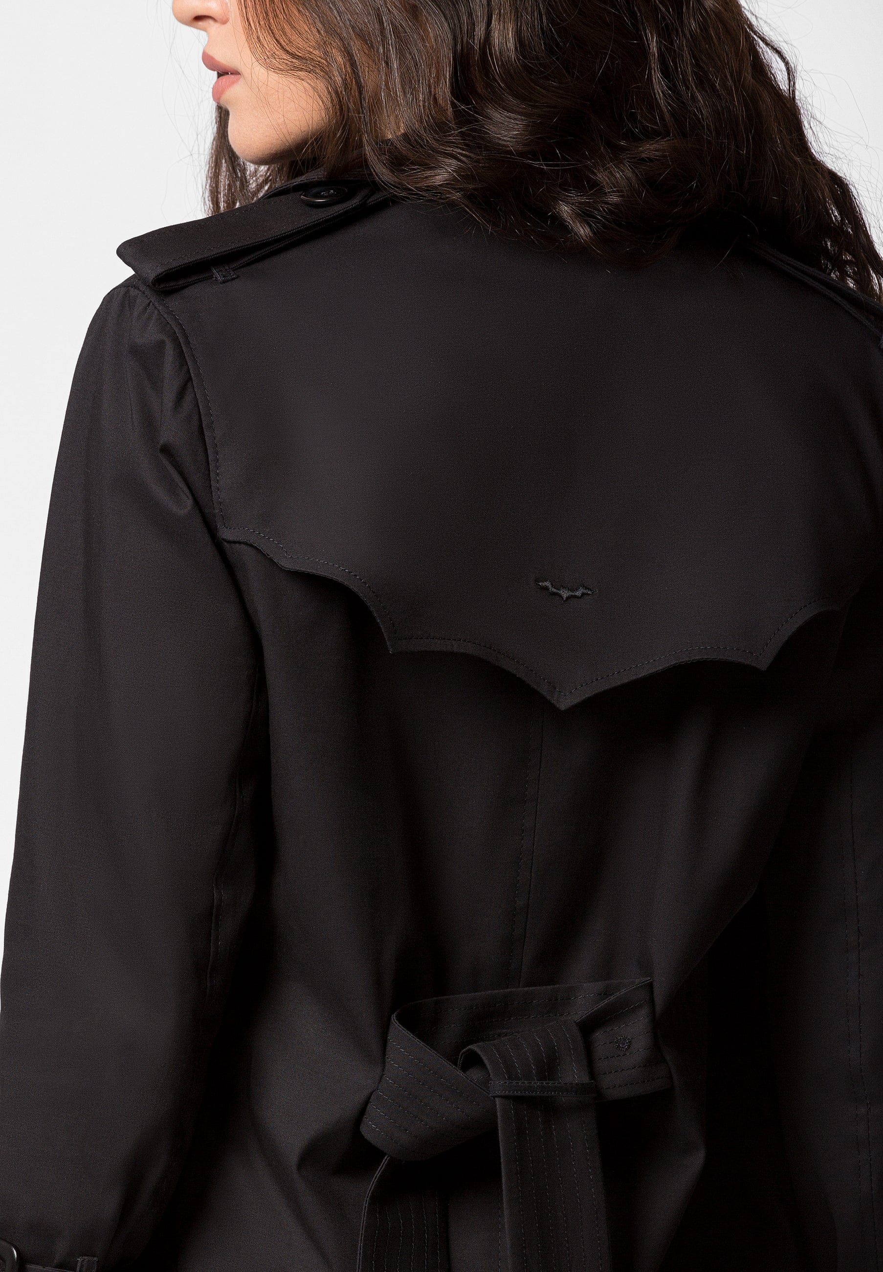 Vlad trench coat in Black made by DIVALO