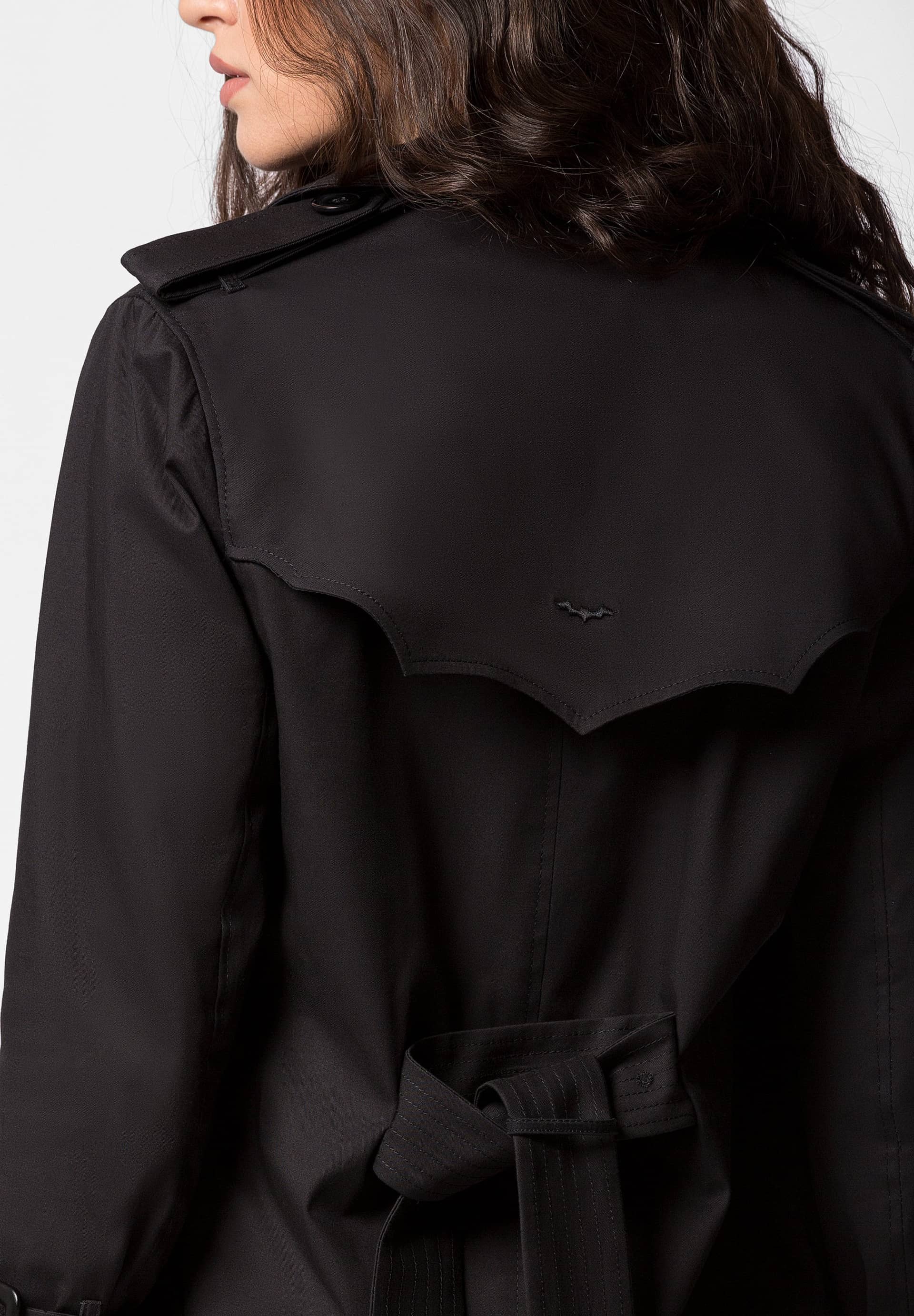 Vlad trench coat in Black made by DIVALO