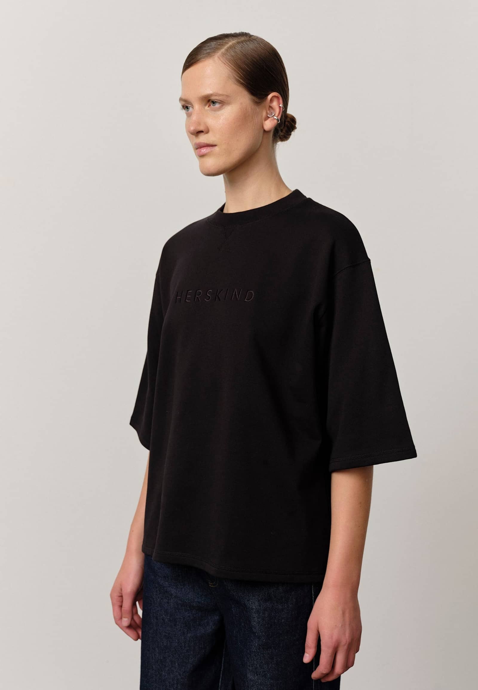 Linette T-shirt - Black made by HERSKIND