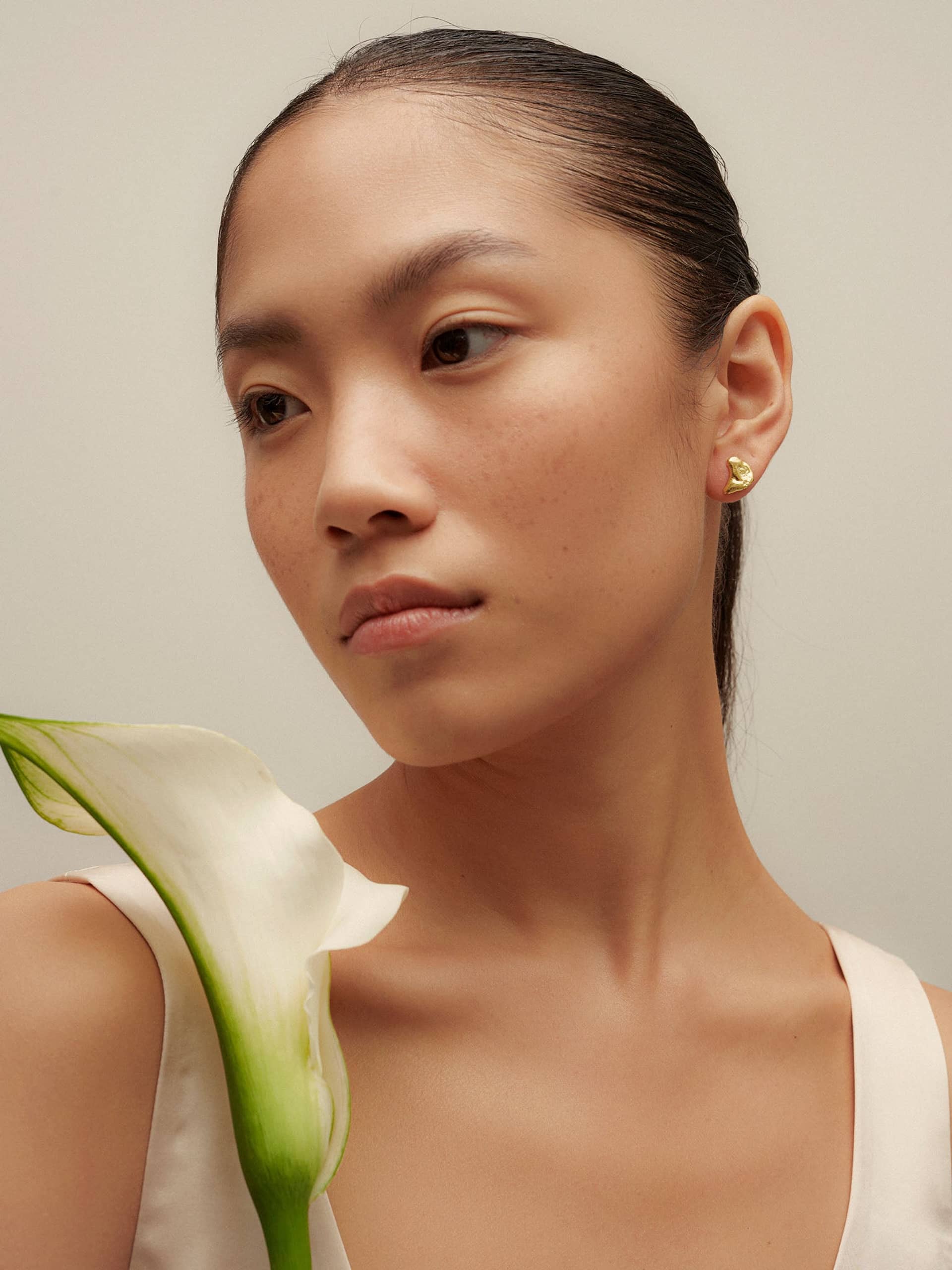 Talisman Half Moon Earrings Gold made by Eva Remenyi