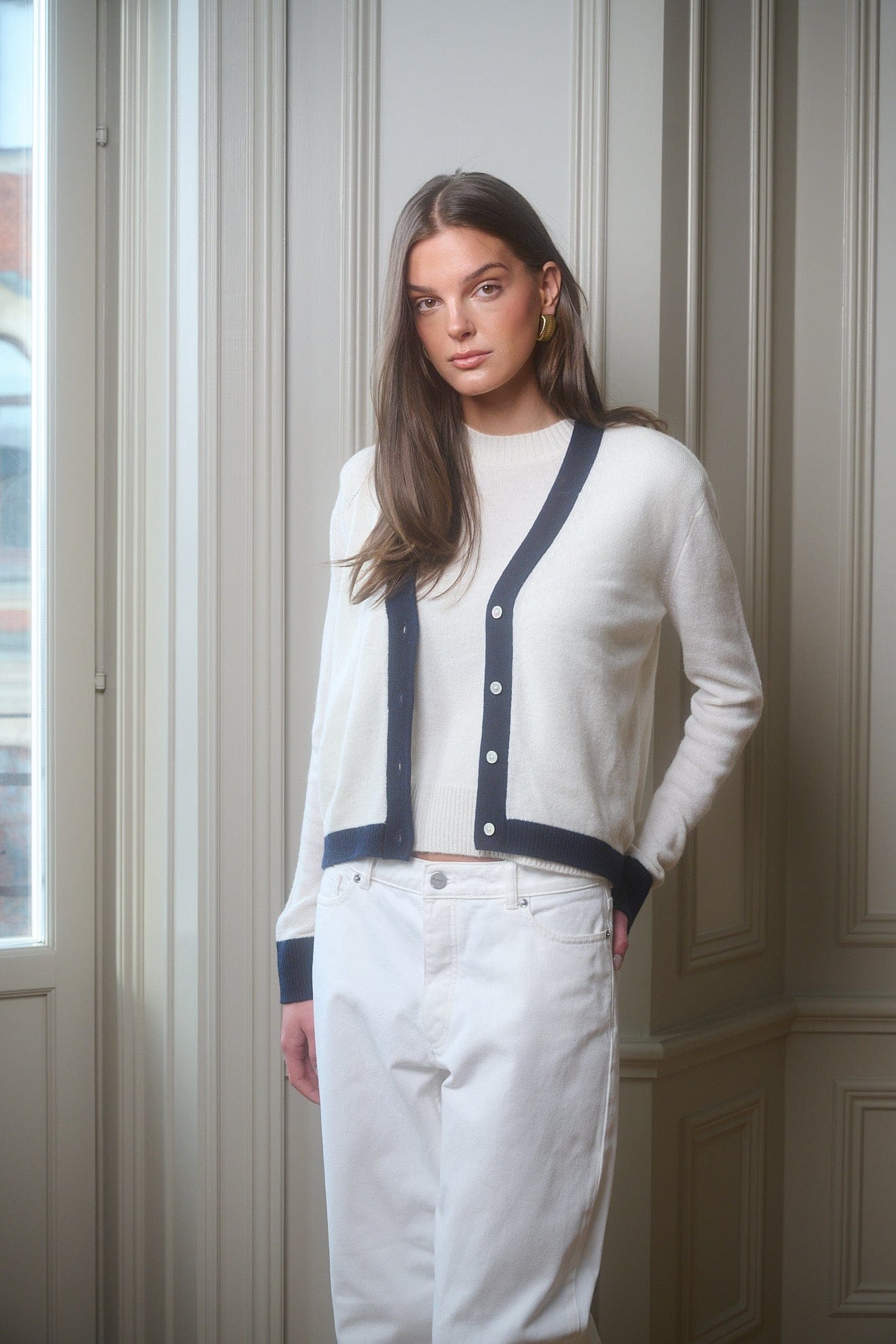 Colourblock Cardigan White & Blue made by CLOEYS