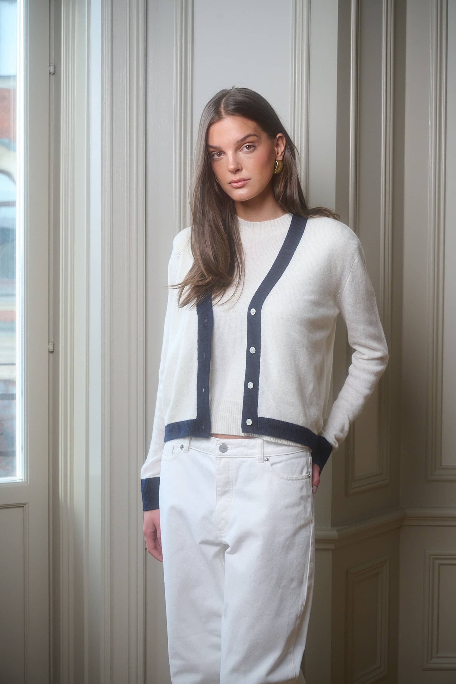 Colourblock Cardigan White & Blue made by CLOEYS