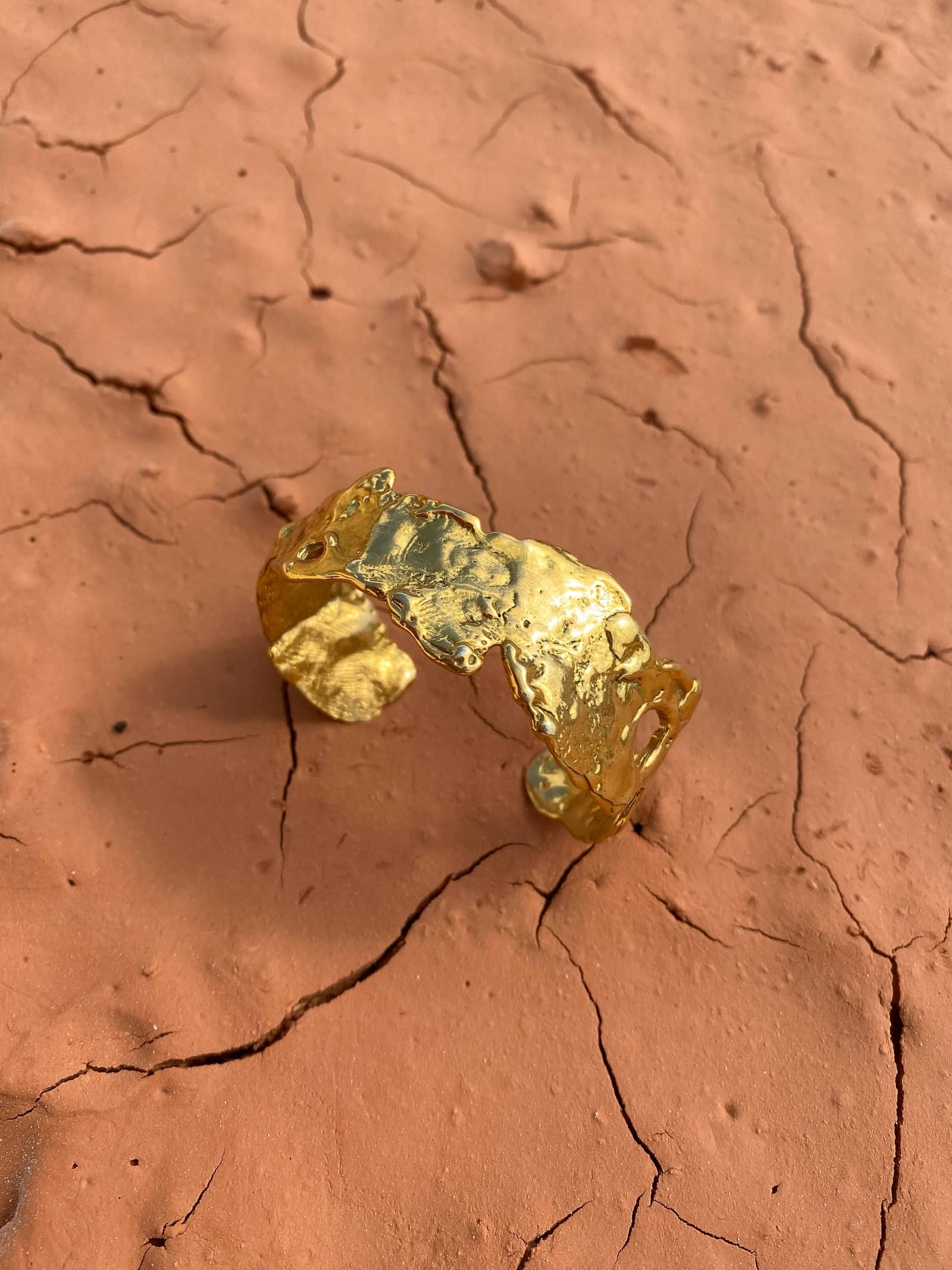 Talisman Moon Bracelet Gold in Gold made by Eva Remenyi