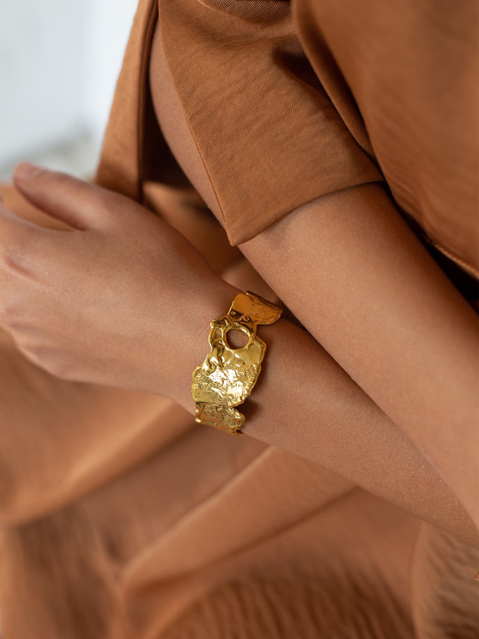 Talisman Moon Bracelet Gold in Gold made by Eva Remenyi