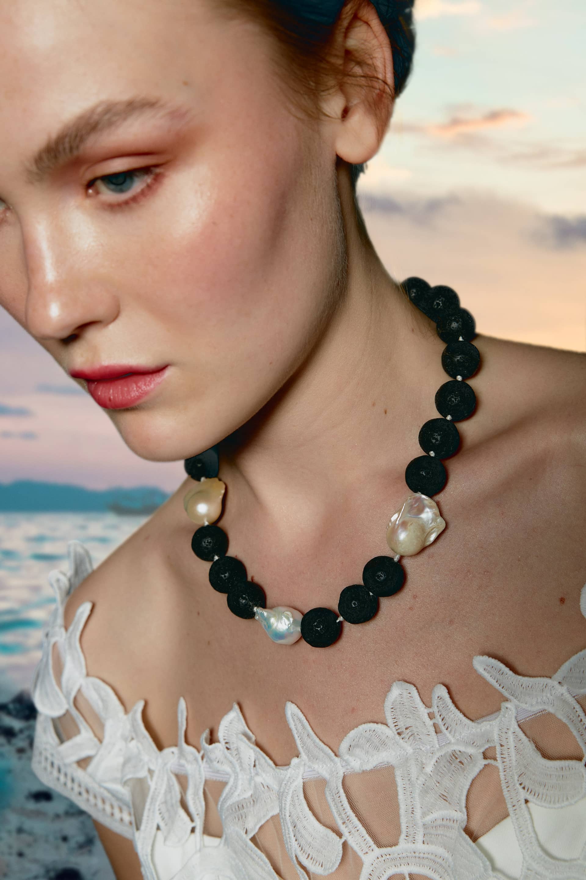 Daphnie necklace in volcanic stone and mother pearl made by Phialebel