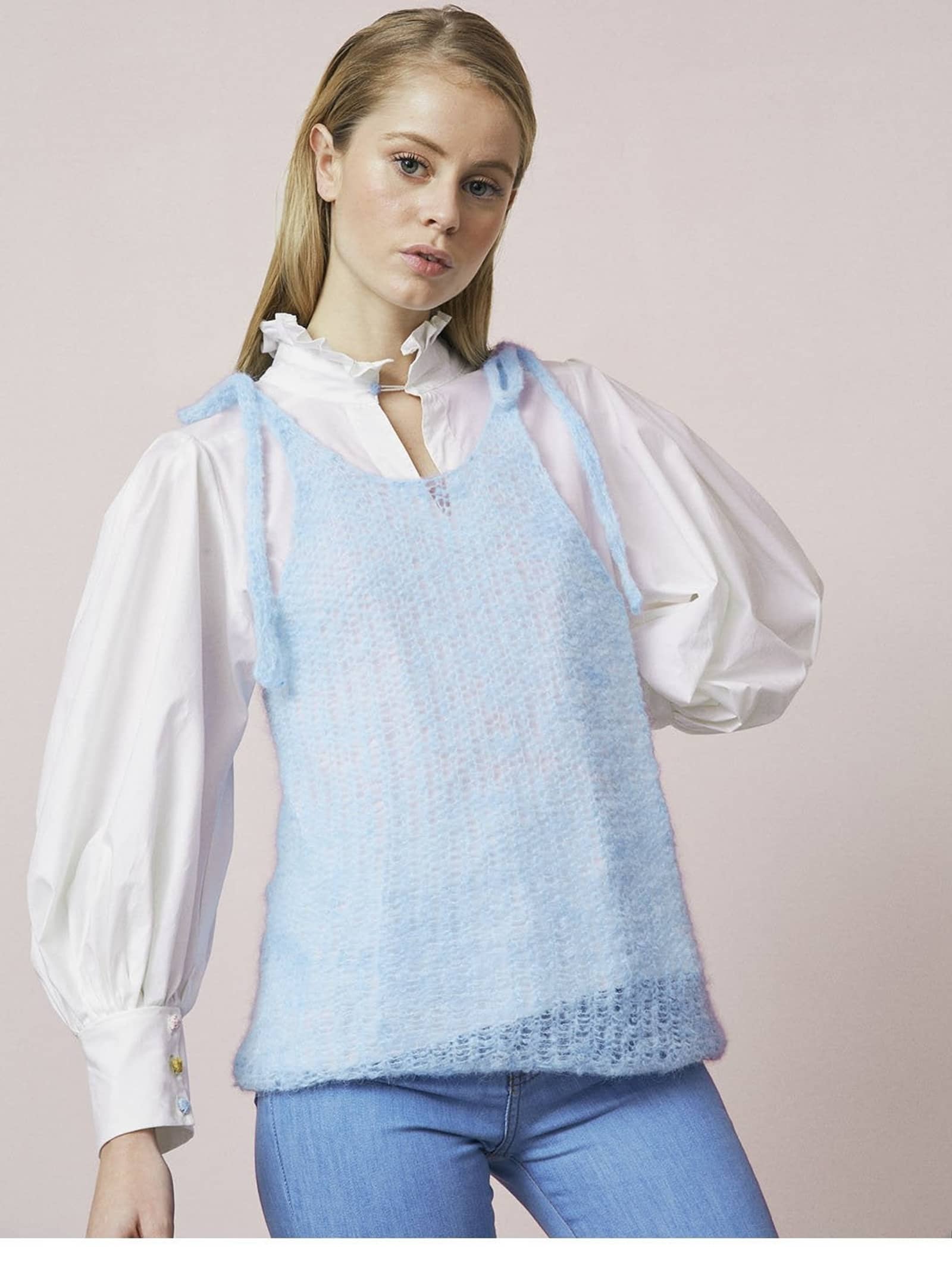 TIRI top made by AYNI