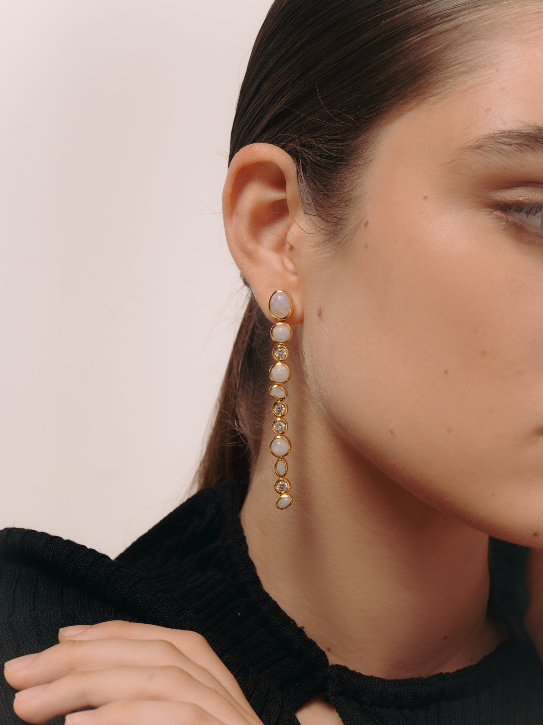 Pendientes Ayla Piedraluna made by Lavani Jewels