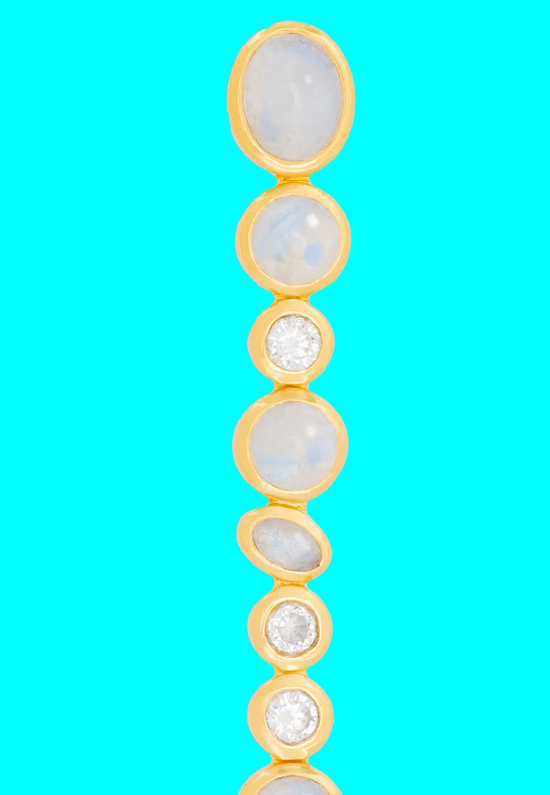 Pendientes Ayla Piedraluna made by Lavani Jewels