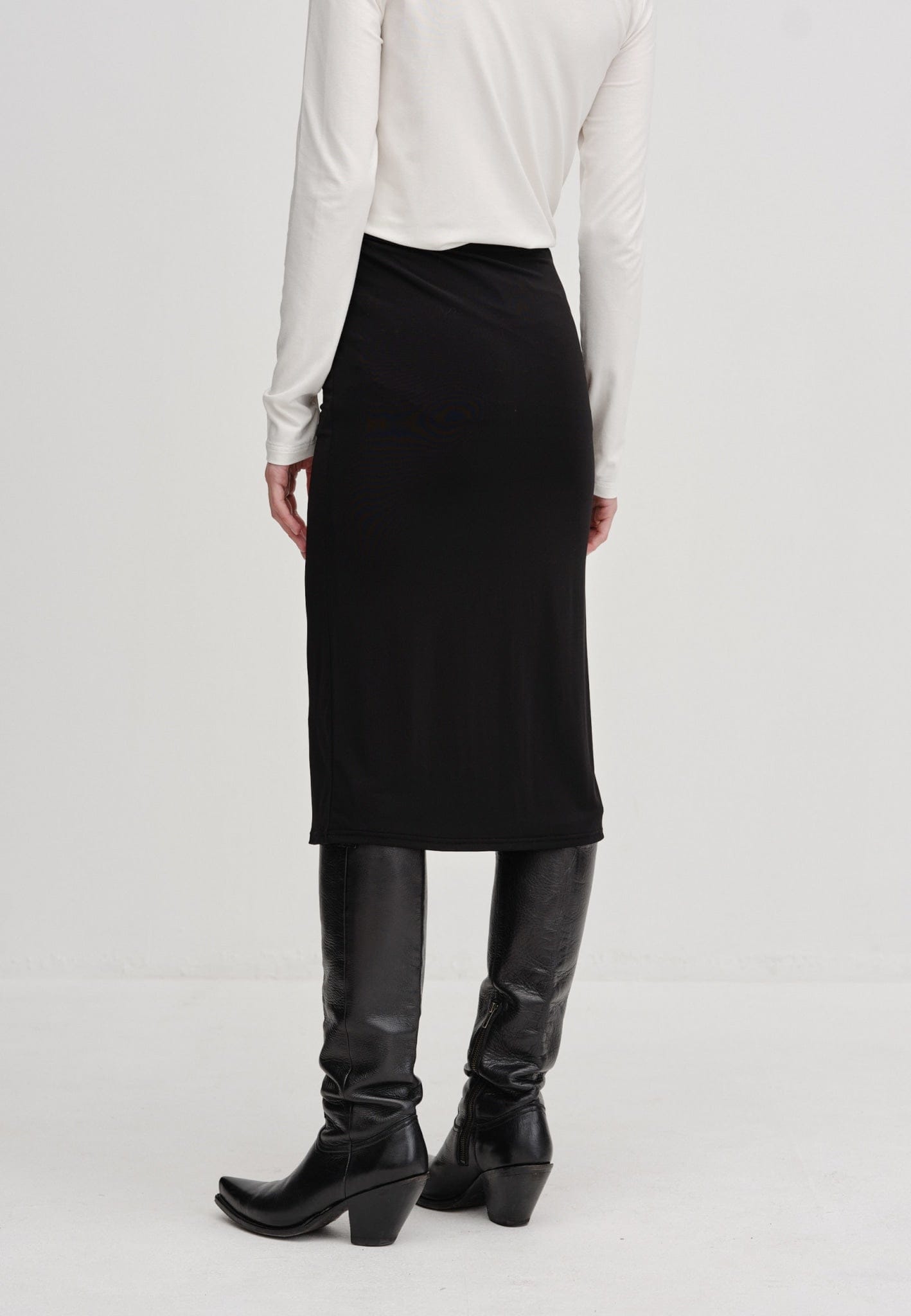Megan Ltd. Skirt - Black made by HERSKIND