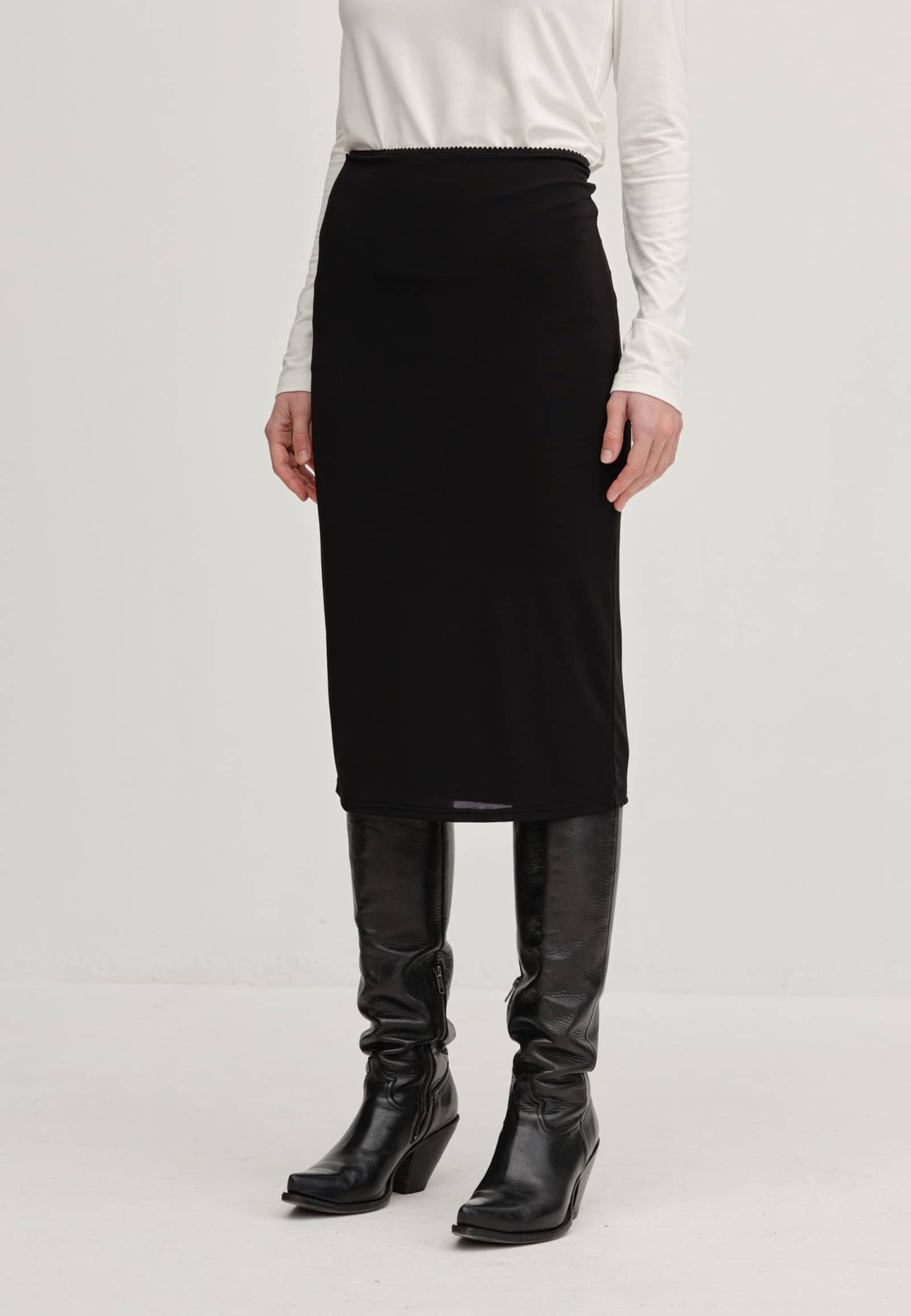 Megan Ltd. Skirt - Black made by HERSKIND