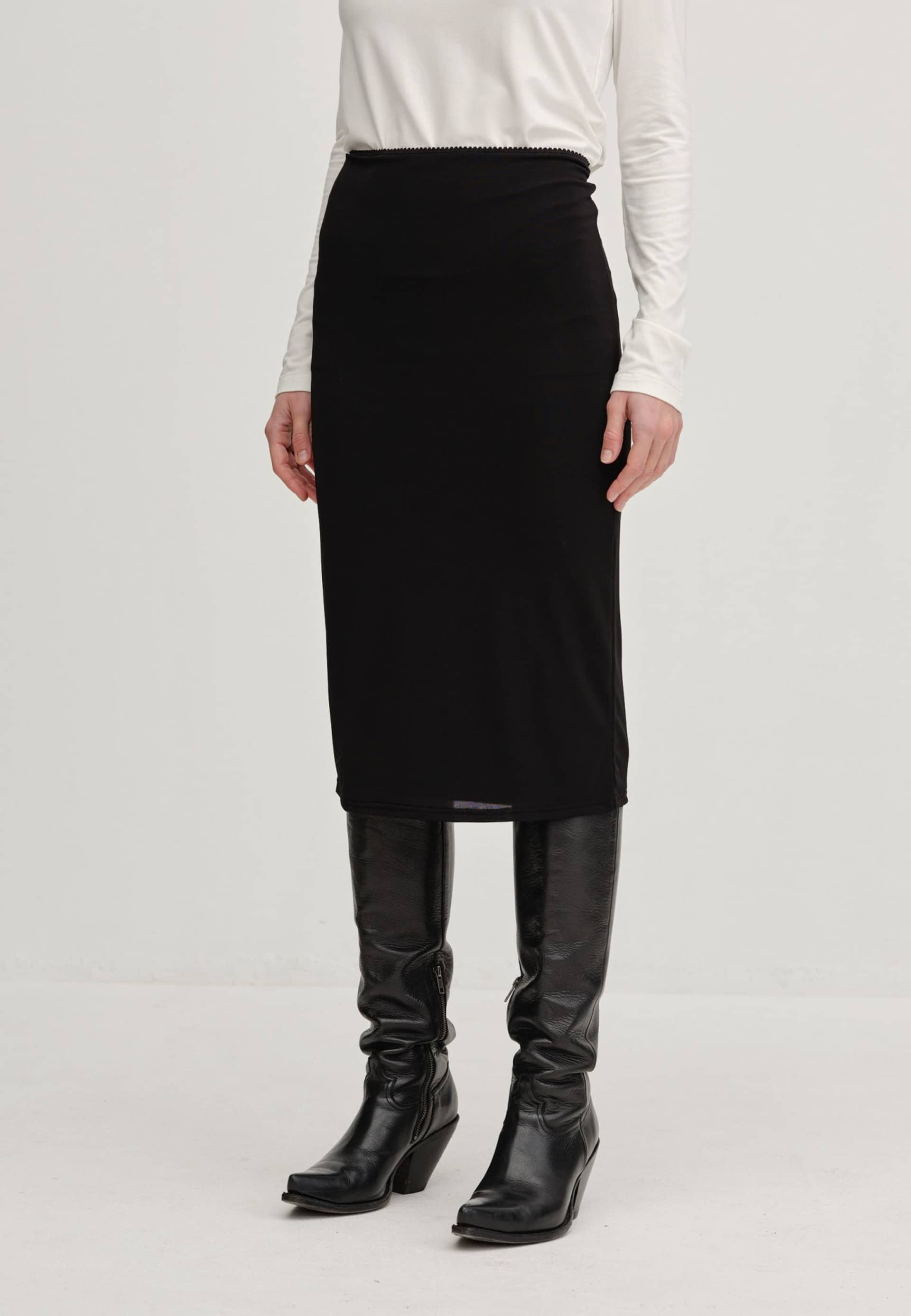 Megan Ltd. Skirt - Black made by HERSKIND