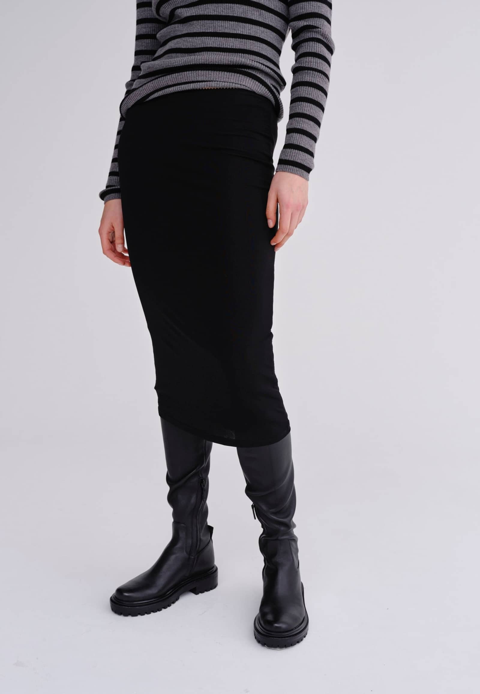 Megan Ltd. Skirt - Black made by HERSKIND