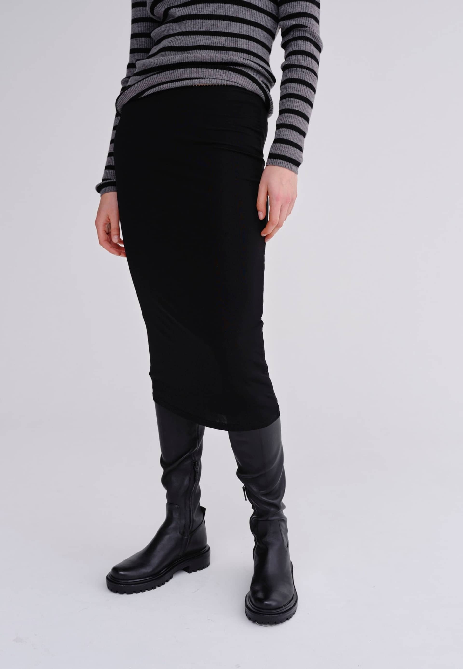 Megan Ltd. Skirt - Black made by HERSKIND