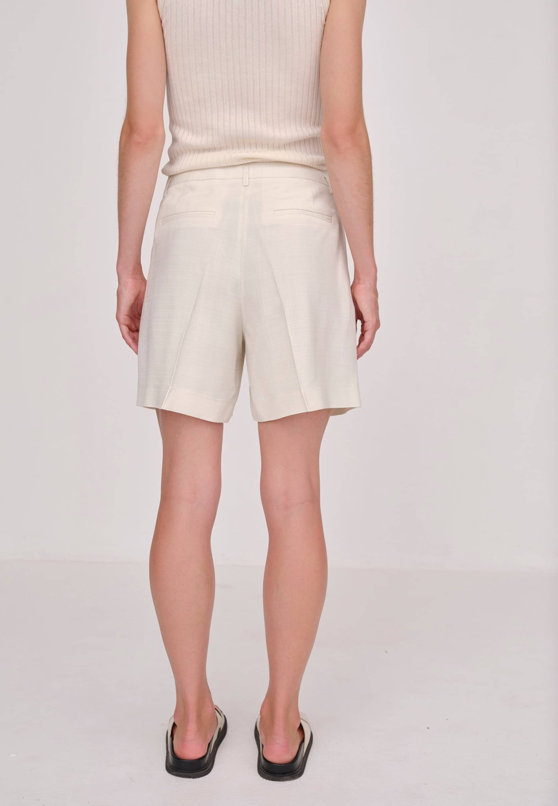 Lena Shorts - Medium White made by HERSKIND