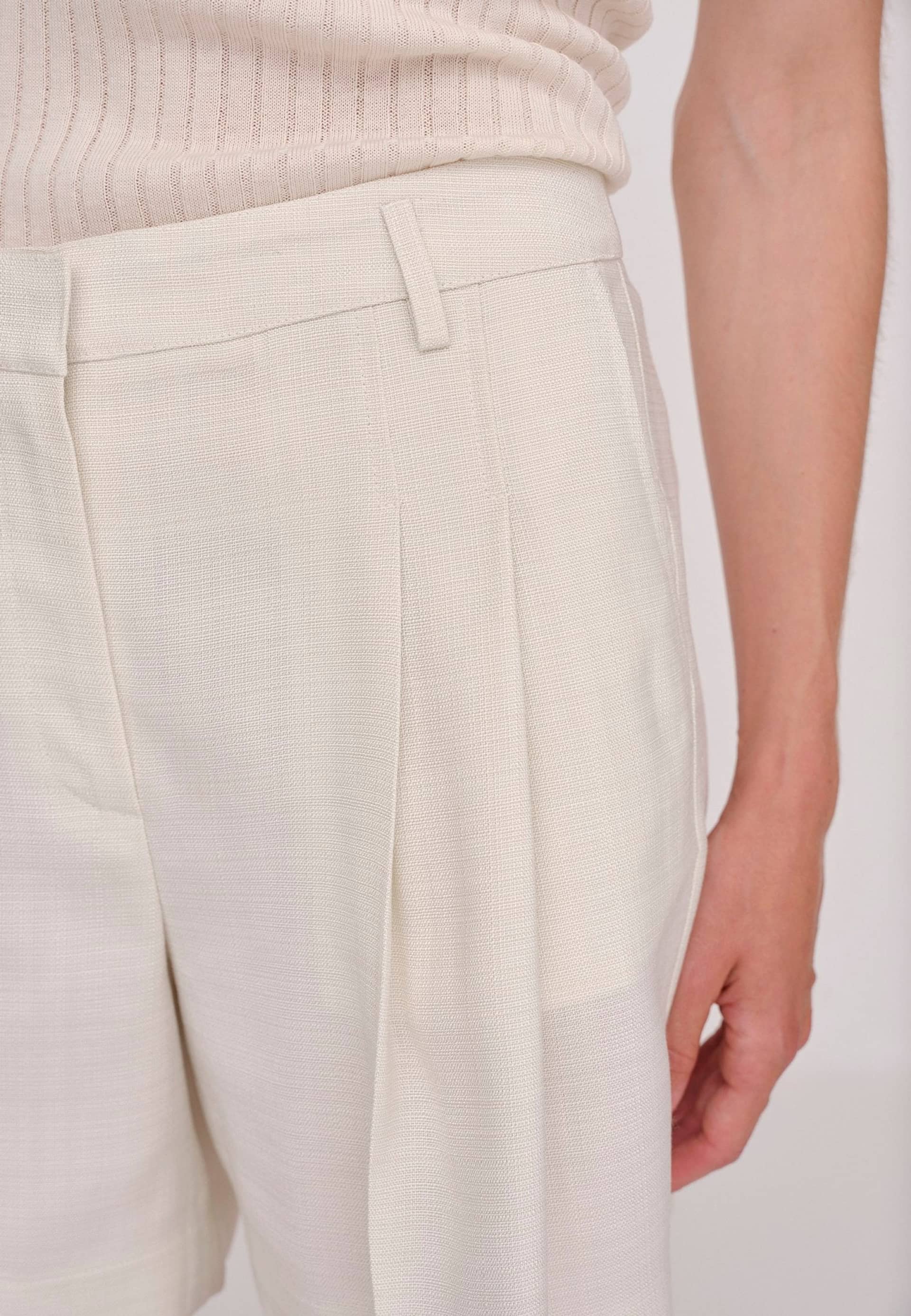 Lena Shorts - Medium White made by HERSKIND