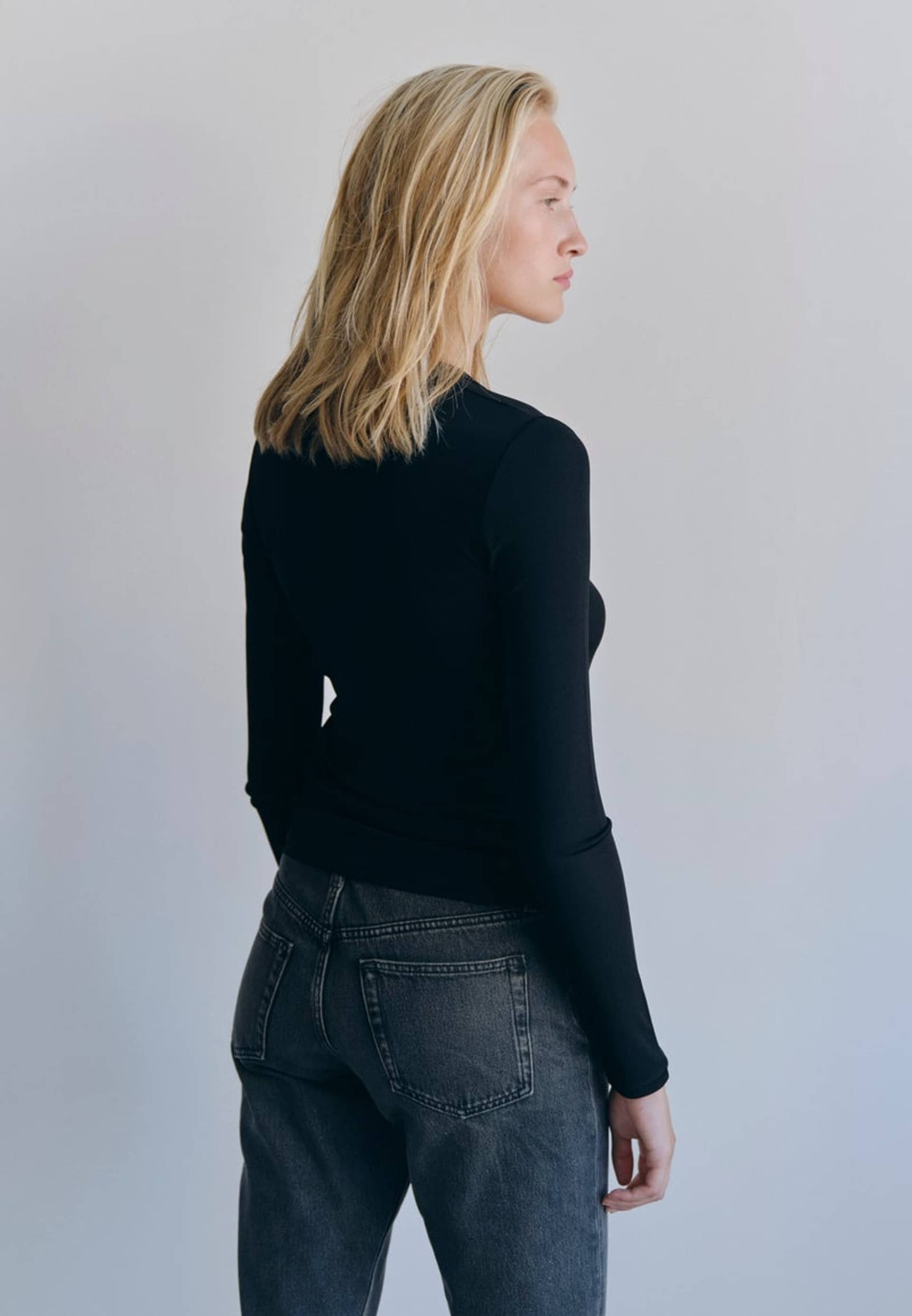 Indy T-Shirt l/s - Black made by HERSKIND