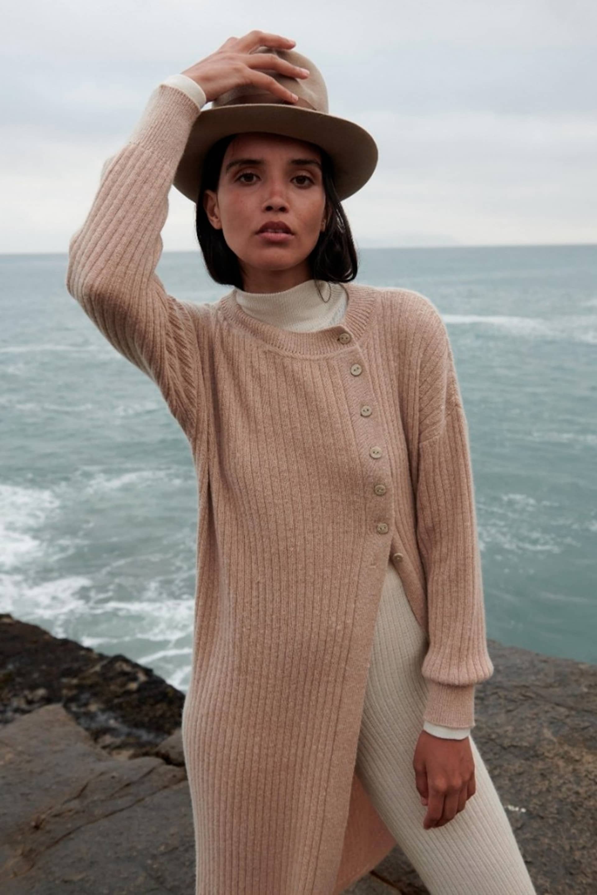 CHIA cardigan made by AYNI