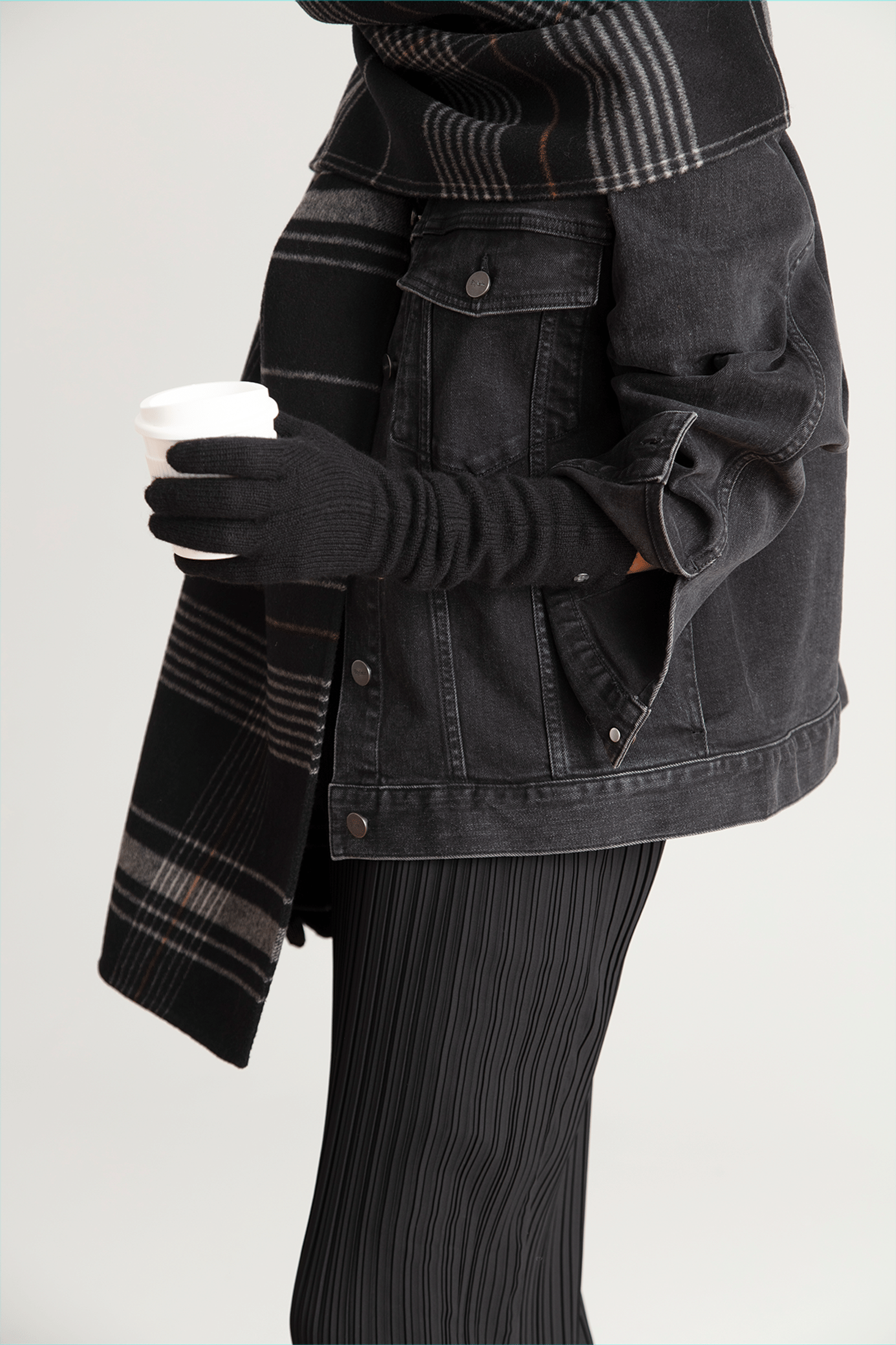 Cashmere Long Black made by Handsome Stockholm