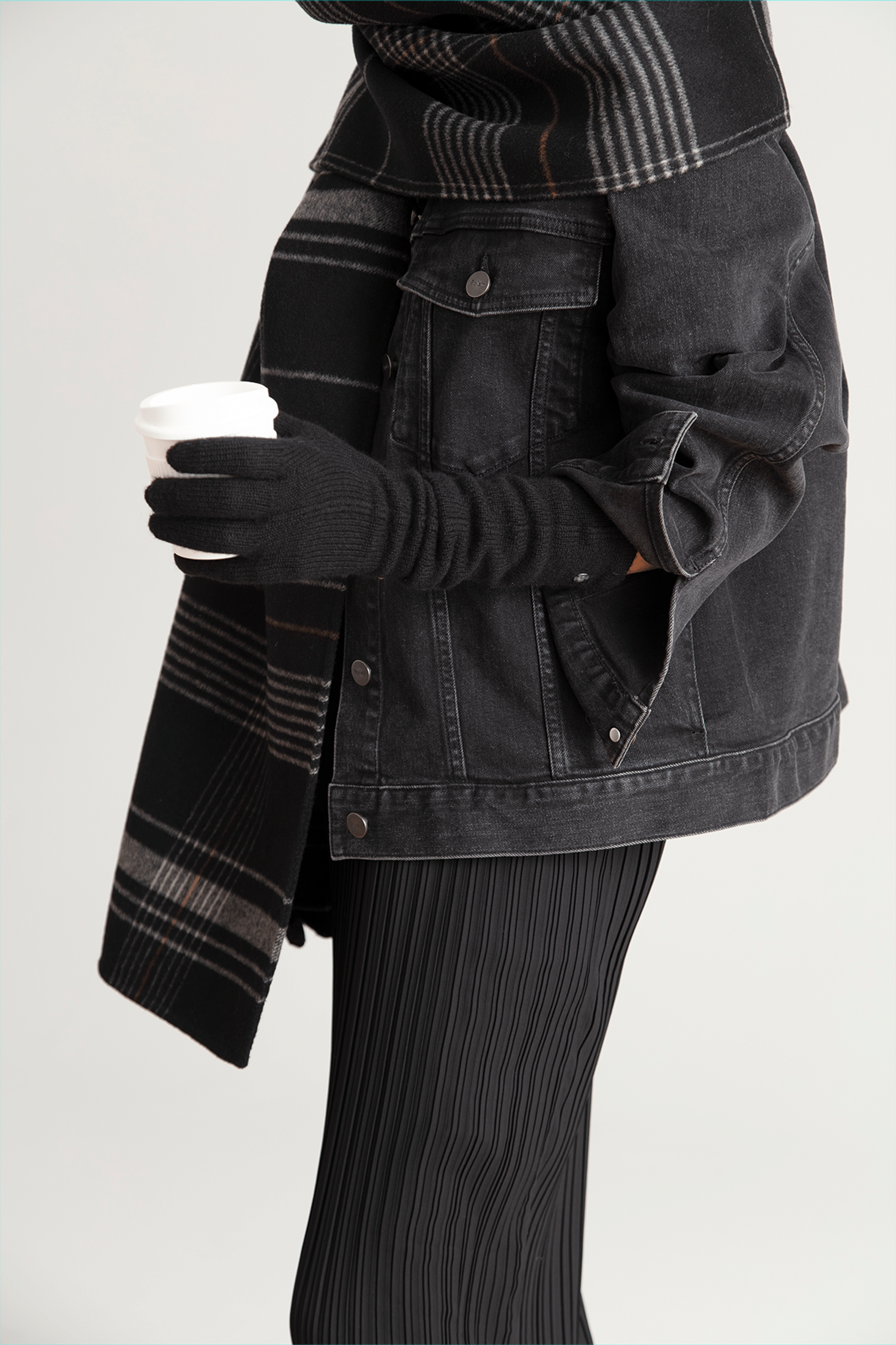 Cashmere Long Black made by Handsome Stockholm