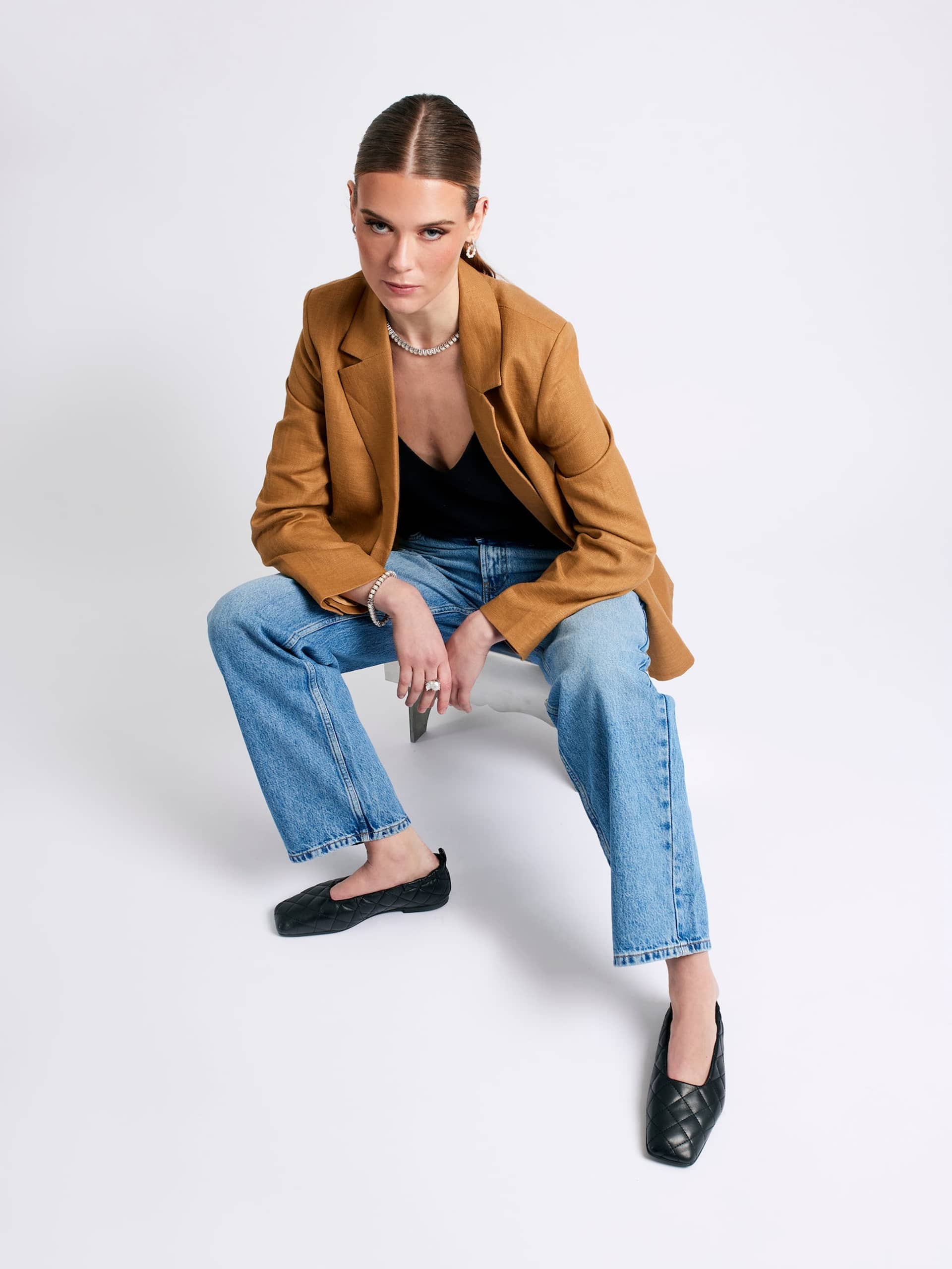 THE LEAH QUILTED BLACK made by Blankens